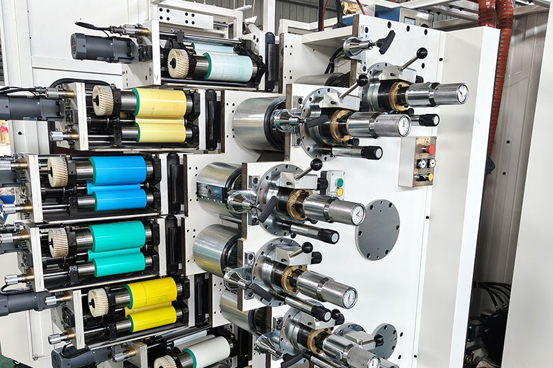 Offsetdruckmaschine für Kunststoffbecher